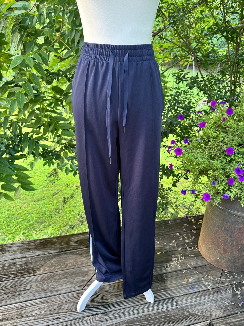 Tapata Men’s XL Navy Track Pants Athletic Joggers Zip Pockets Side Stripe